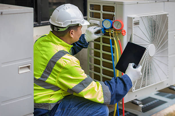 Professional Heat Pump Repair technician working in Cloverdale, CA